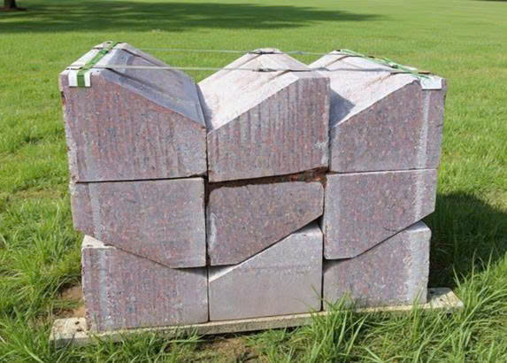 đá bó vỉa đỏ bình định mài bóng