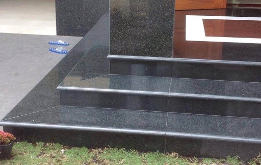 granite_den