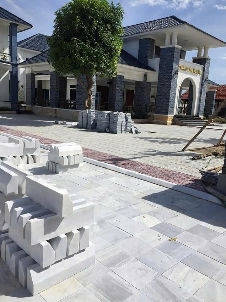 đá bó vỉa trắng